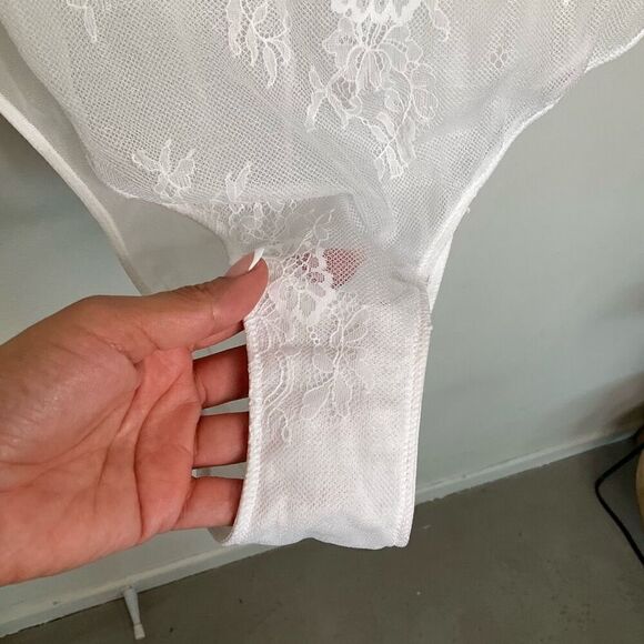 Jezebel Penelope Lace Bodysuit - Picture 5 of 8